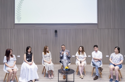 Photo of patient sharing