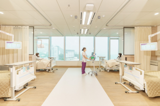 CUHKMC reserved 24 beds for receiving non-COVID-19 patients referred through PPP and donation schemes