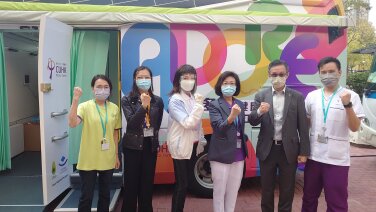CUHKMC and ADORE joined hands with other parties to launch the health truck “VaxMobile”